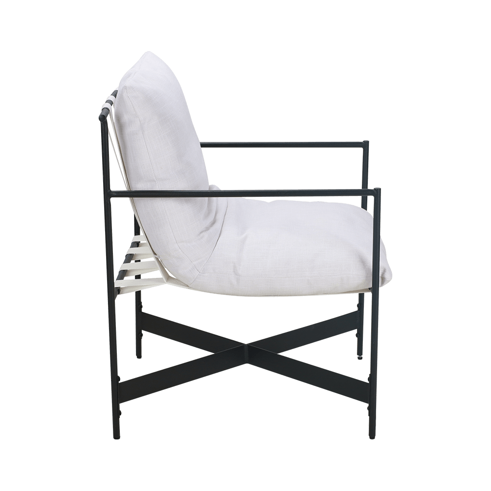 Kursi makan kayu karet kain putih